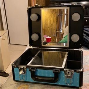 Travel make up vanity